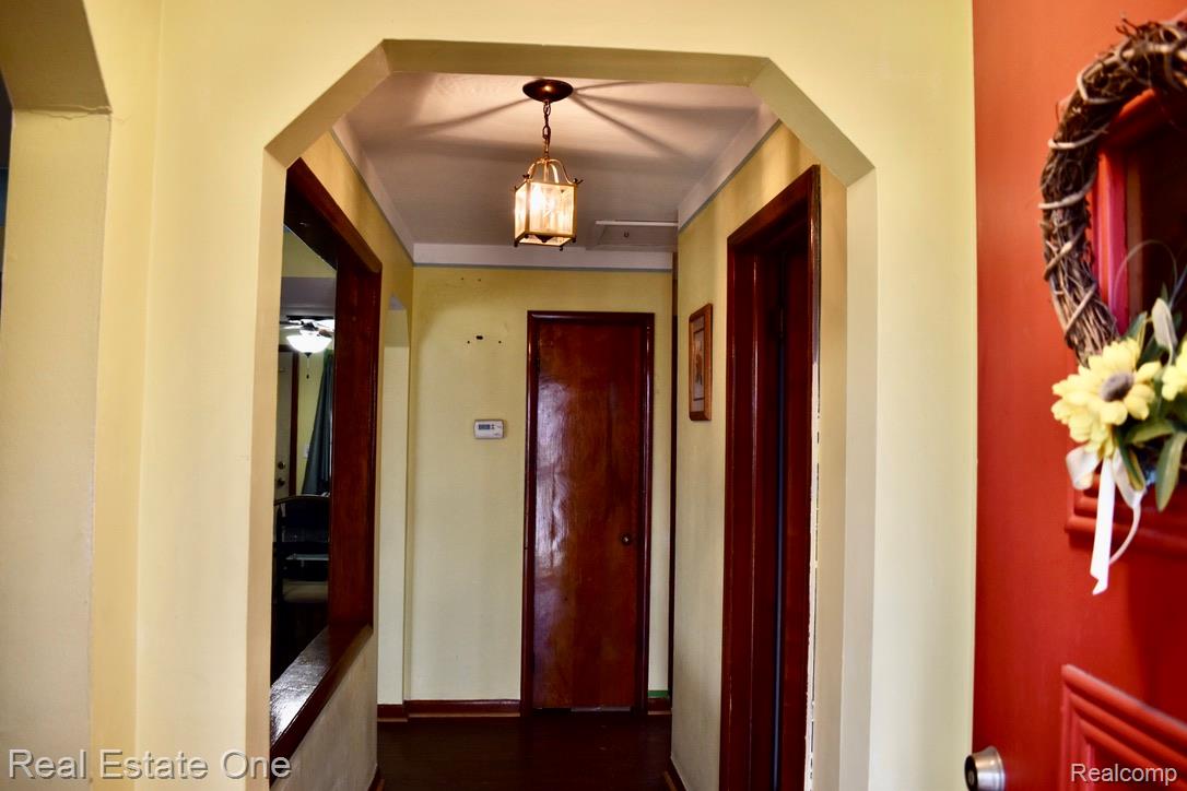 1152 Mayflower Avenue