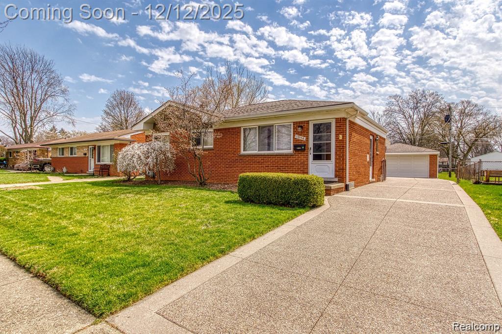 13194 Burgundy Avenue