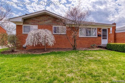 13194 Burgundy Avenue Warren City MI 48089
