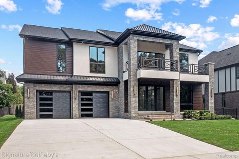 1541 Shipman Boulevard Birmingham City MI 48009