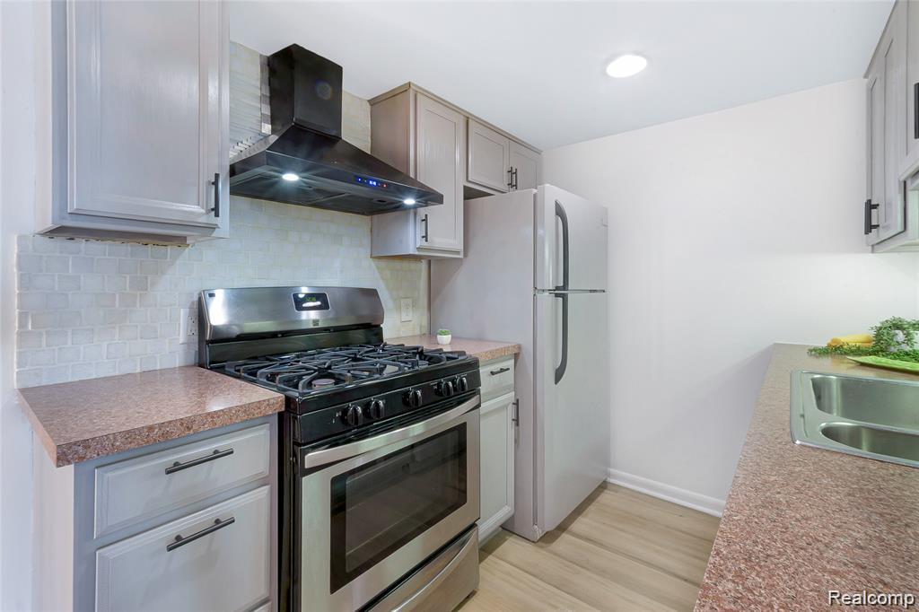 9671 Harbour Cove Court