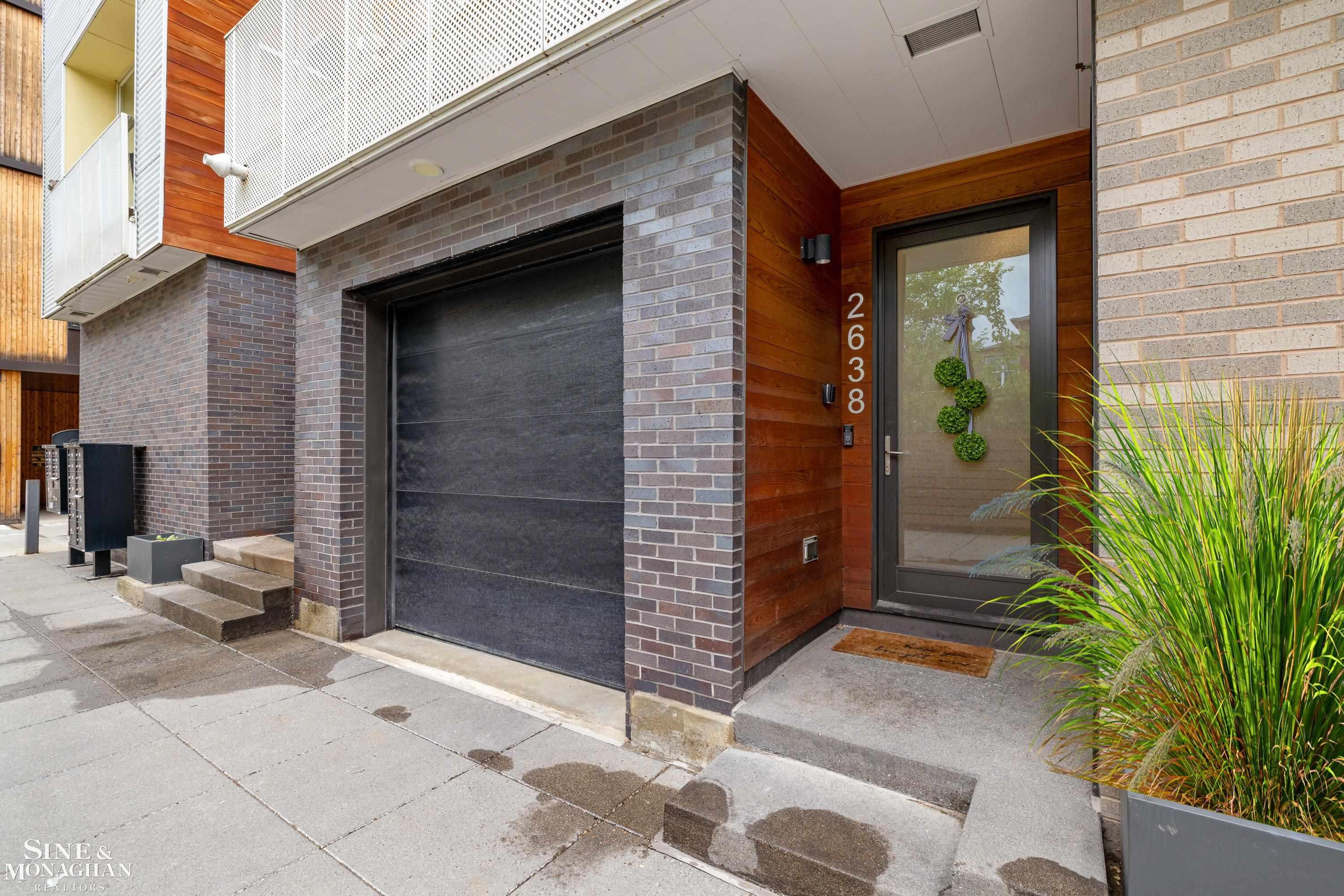 2638 John R Street