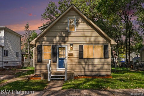 Photo for 317 E MADGE Avenue