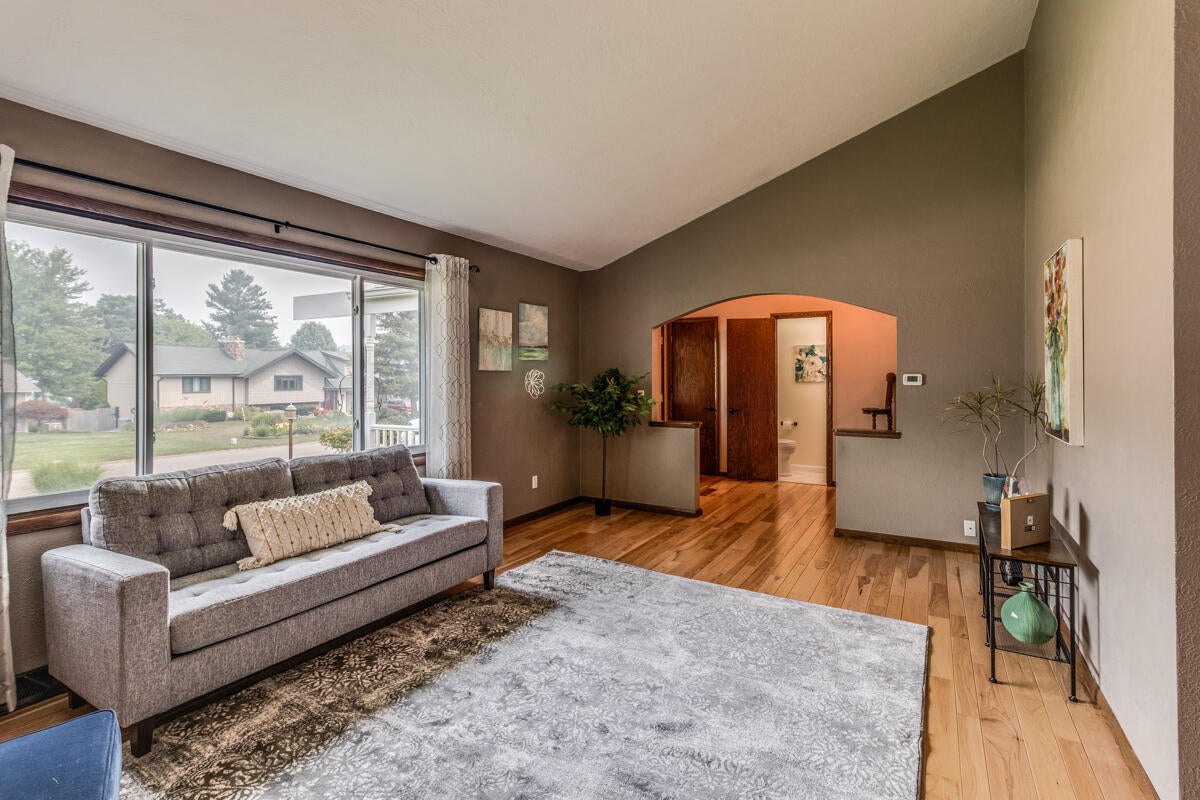 138 Grand Castle Terrace