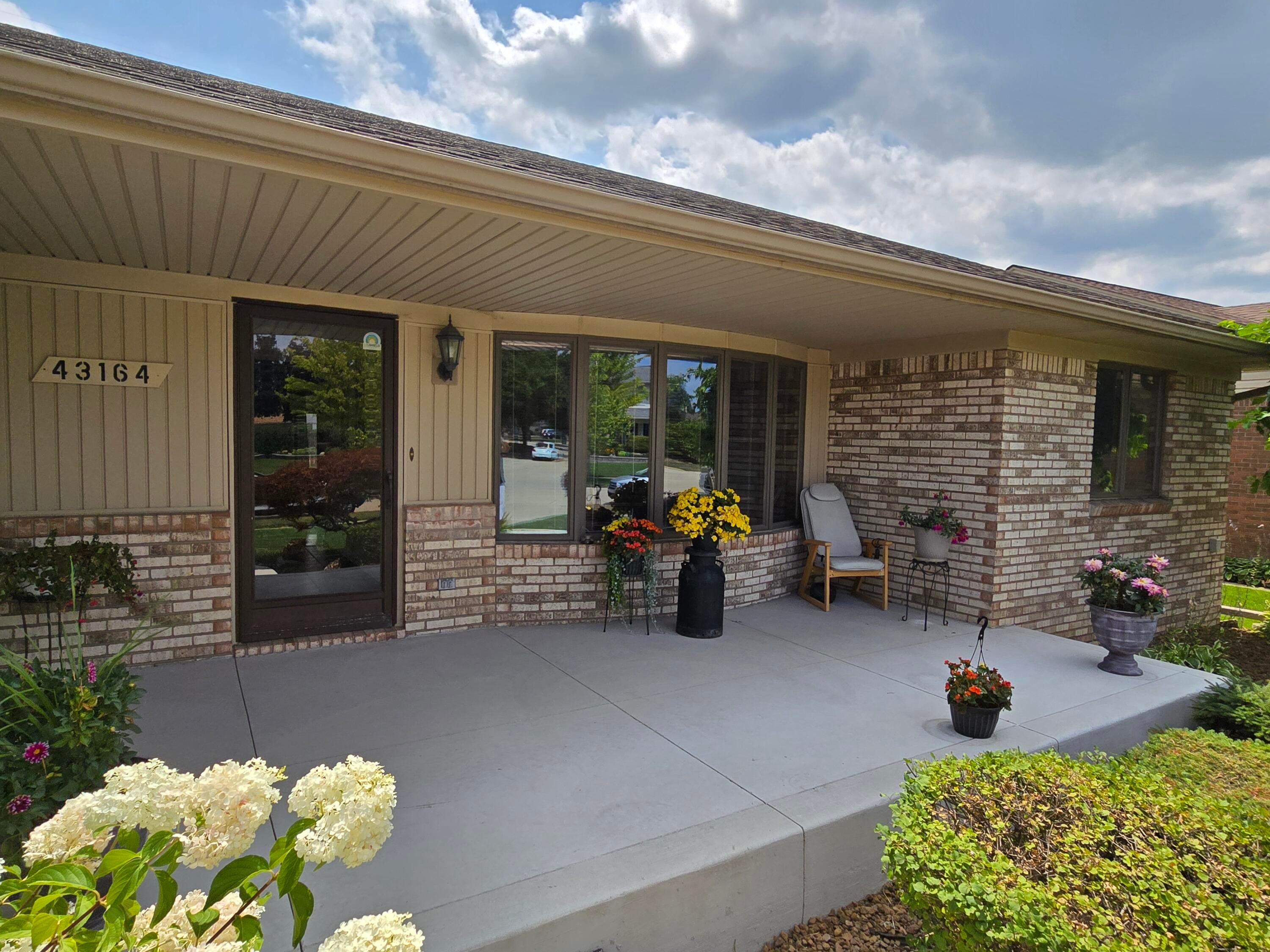 43164 Hillcrest Drive