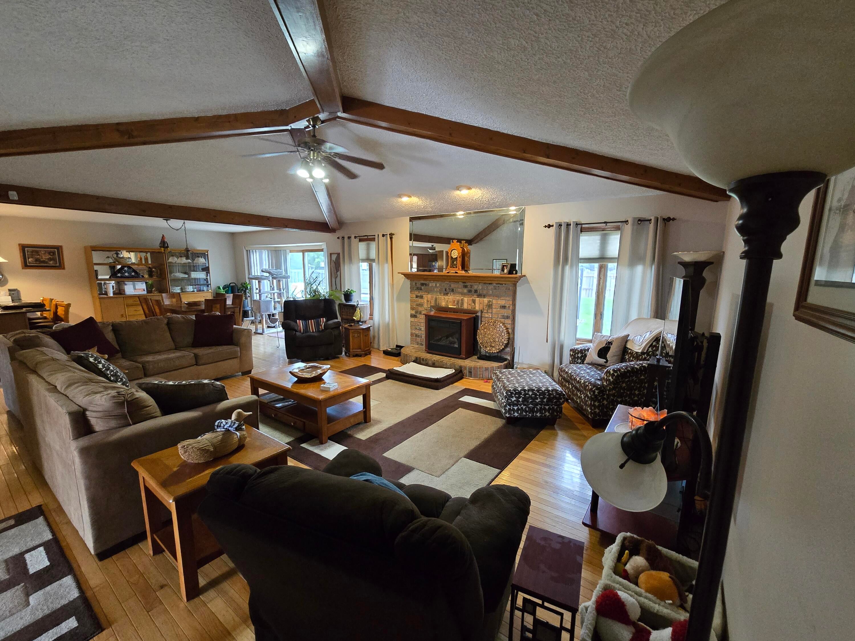 43164 Hillcrest Drive