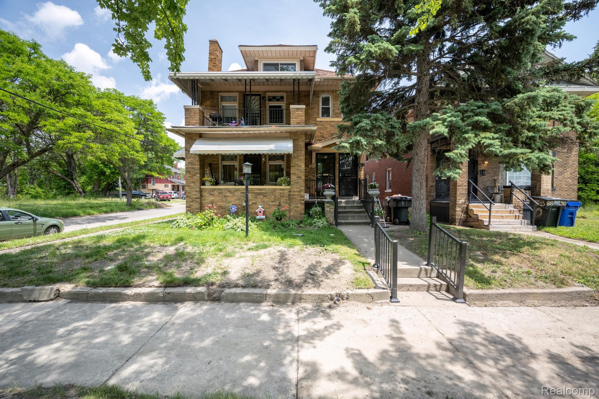8836 Quincy Street
