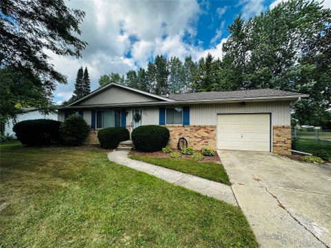 Photo of 5427 Ole Banner Trail, Grand Blanc Charter Township, MI 48439 (MLS # 20261069403)