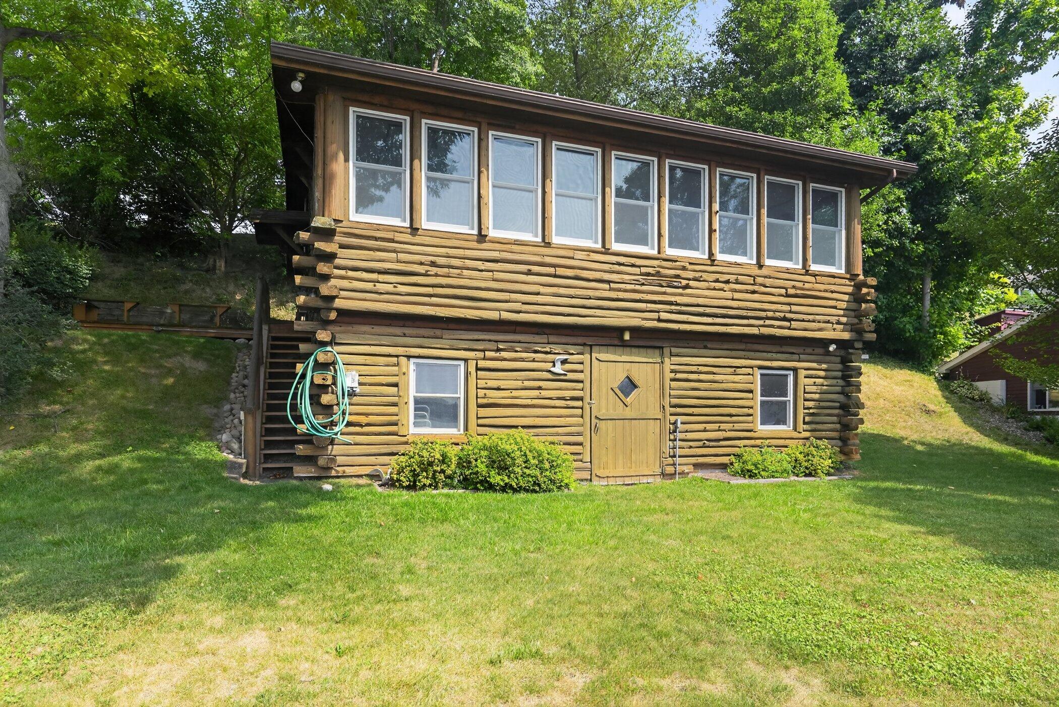 6695 Paradise Park Drive
