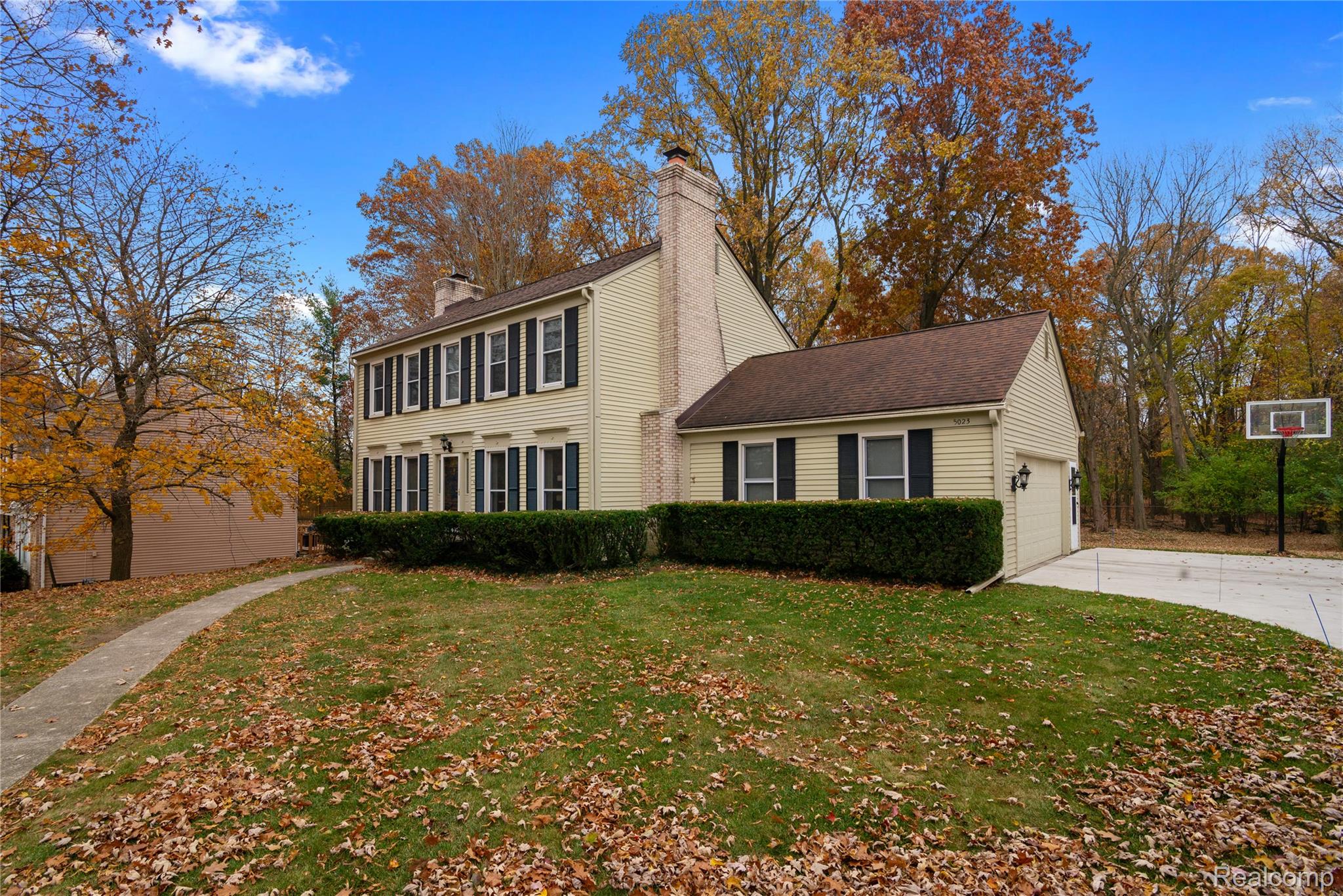 5023 Meadowbrook Drive