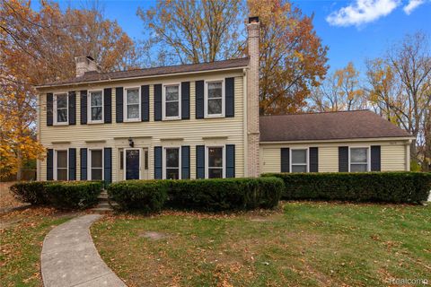 5023 Meadowbrook Drive West Bloomfield Charter Township MI 48322