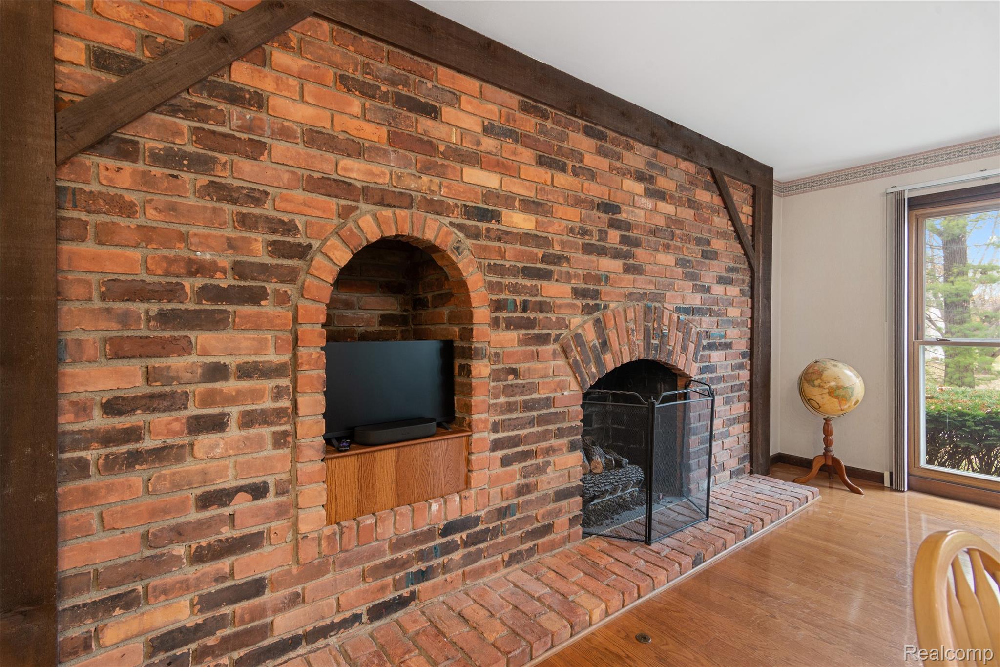 5023 Meadowbrook Drive