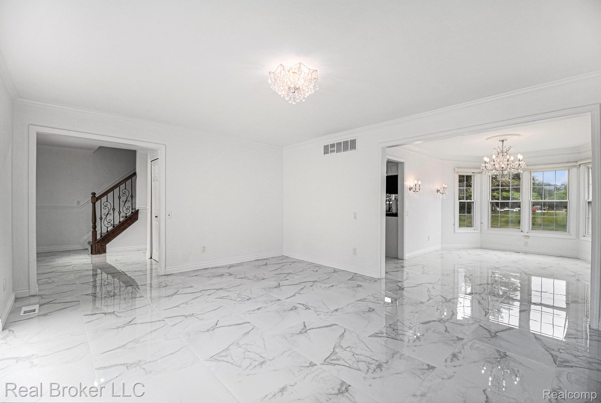 5582 Greenbriar Drive