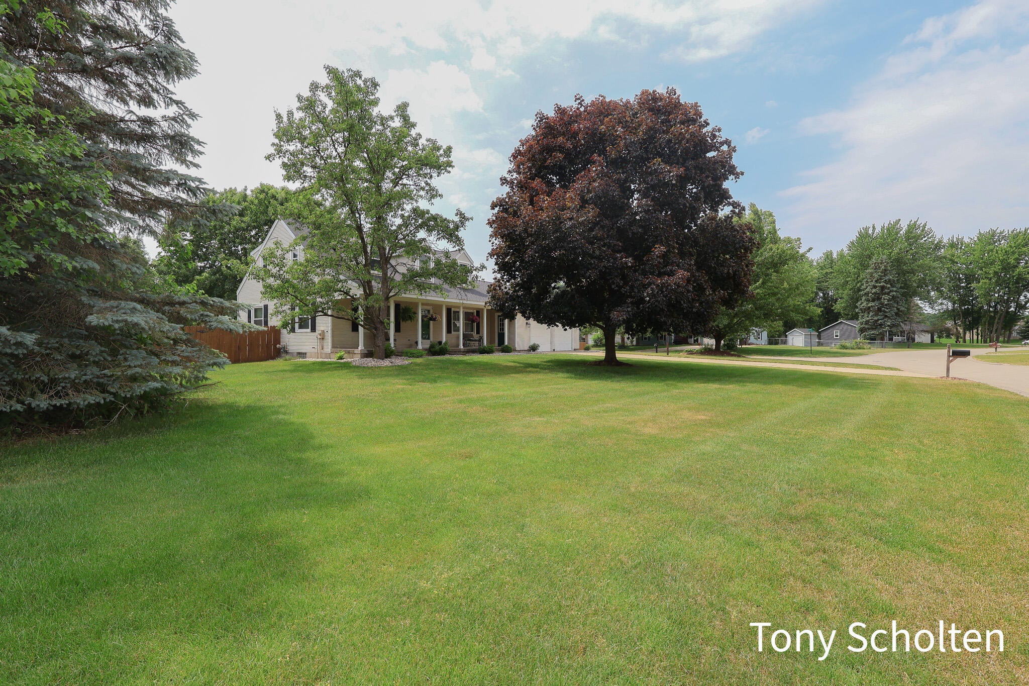 7537 Woodside Drive