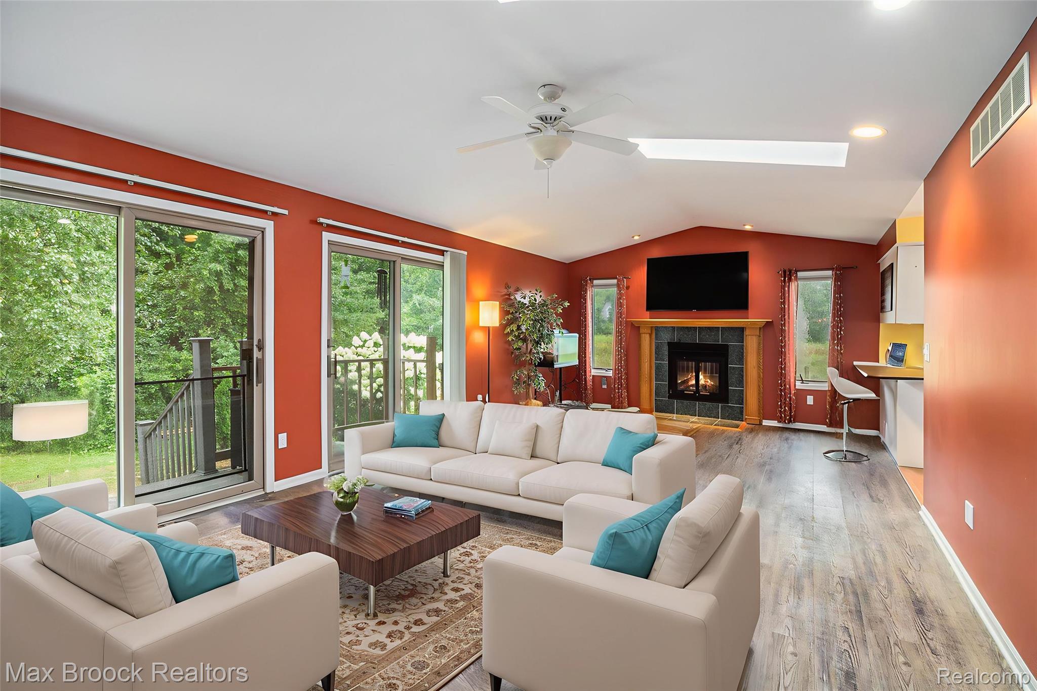 5096 Ridge Trail S