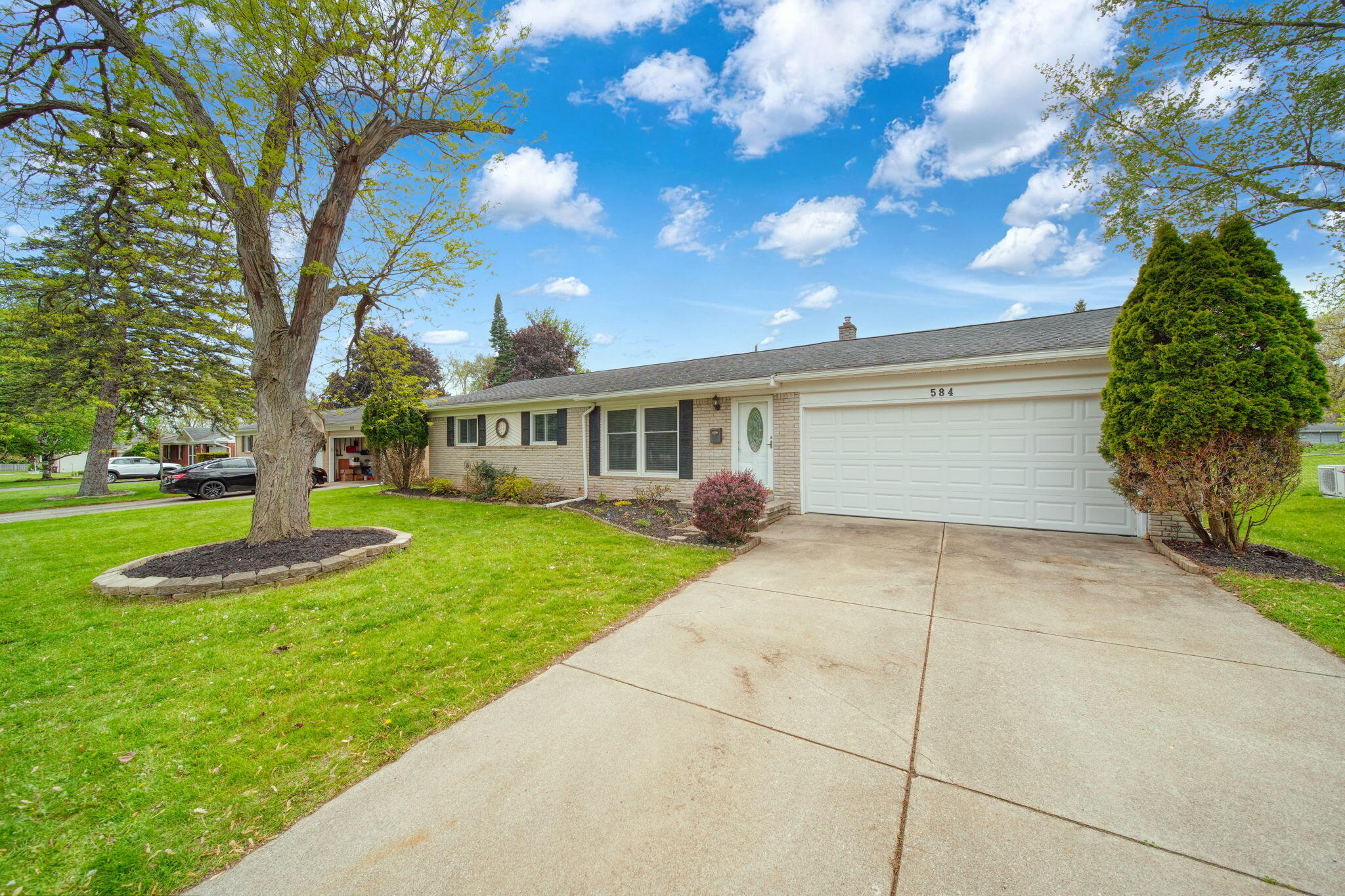 584 Birchwood Street