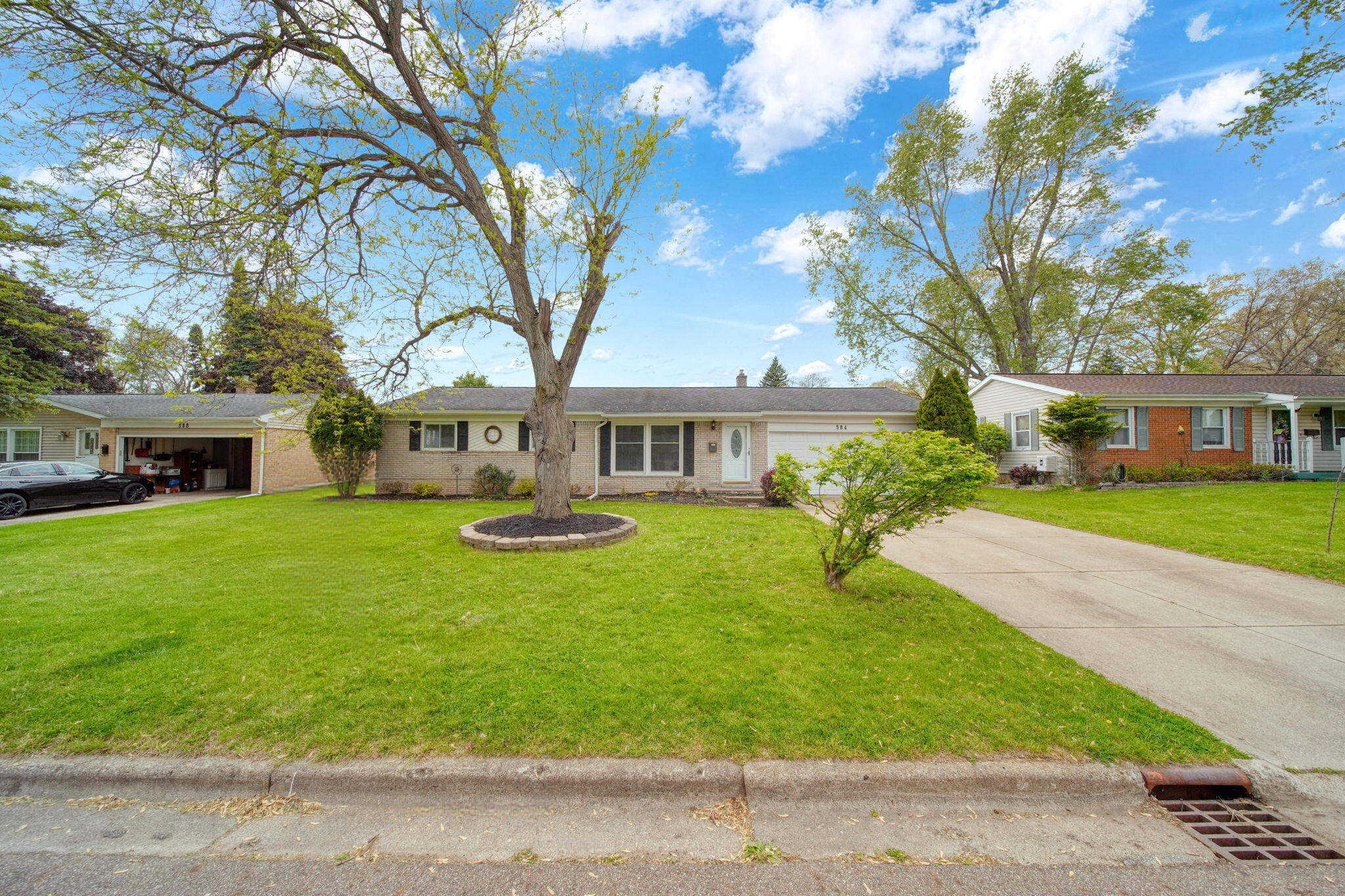 584 Birchwood Street