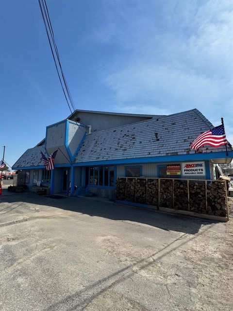 6129 Highland Road Waterford Charter Township MI 48327