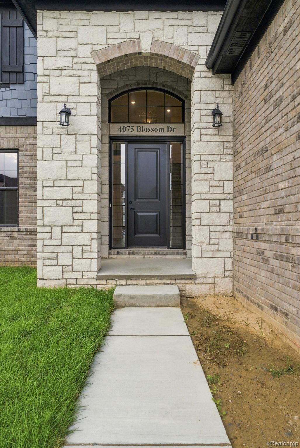 4075 Blossom Drive