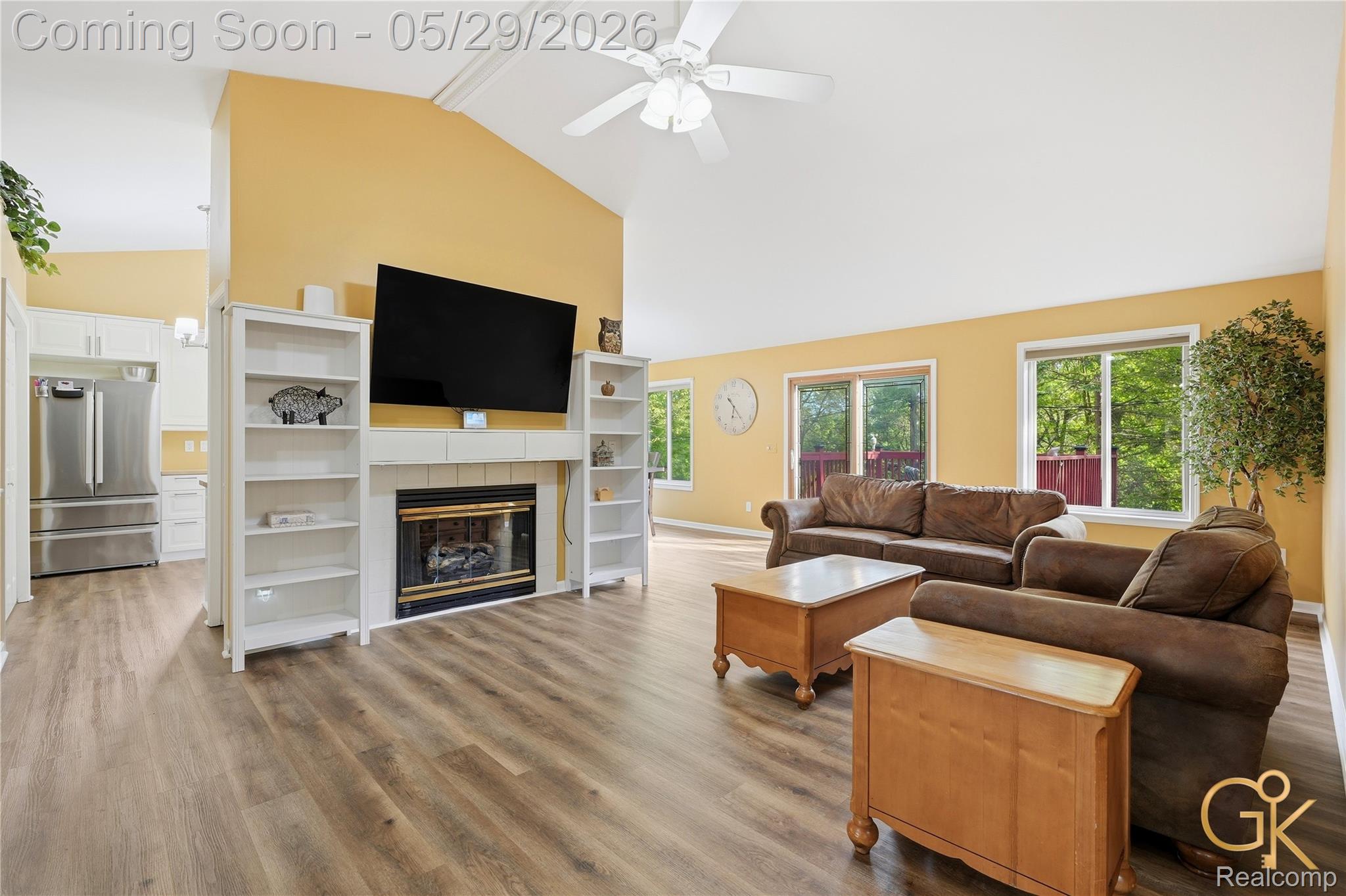 4933 Iroquois Boulevard