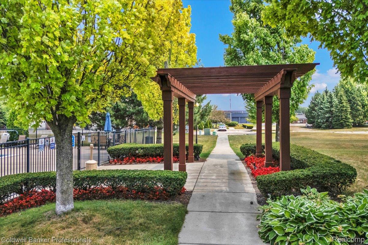 1385 Parkcrest Drive