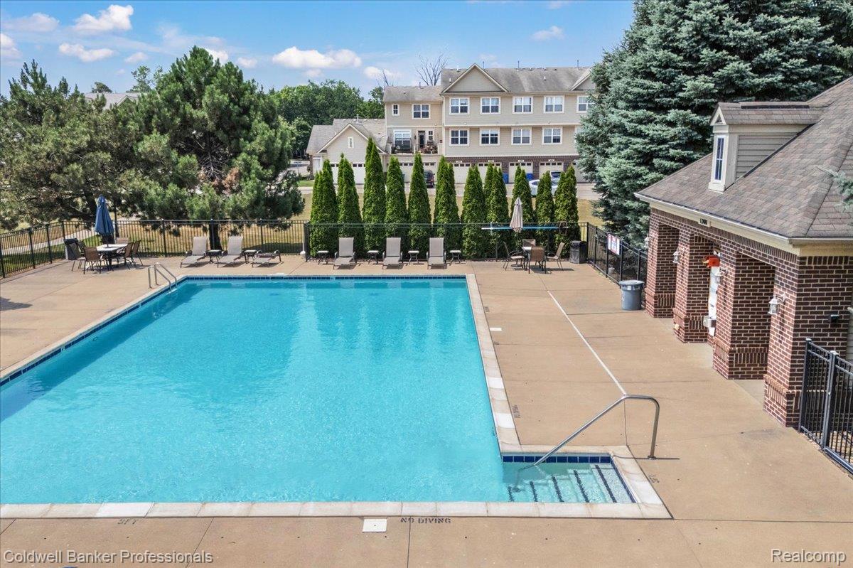 1385 Parkcrest Drive