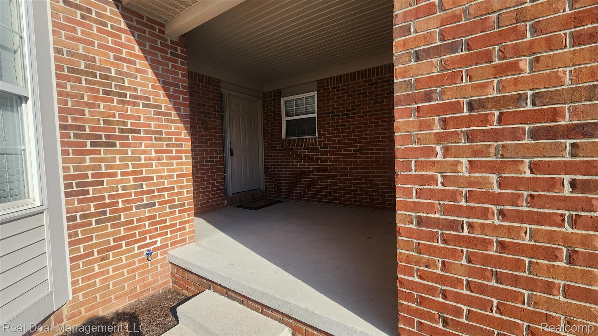 6146 Lone Oak Circle