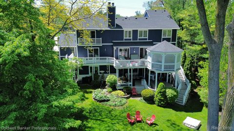 3410 Benstein Road Commerce Charter Township MI 48382