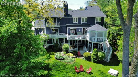 3410 Benstein Road Commerce Charter Township MI 48382