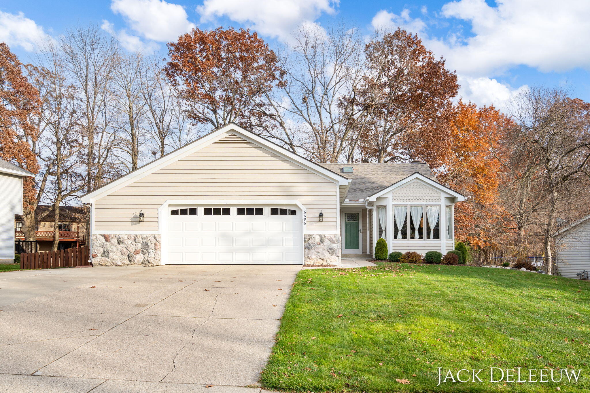 6696 Highmeadow Drive SW