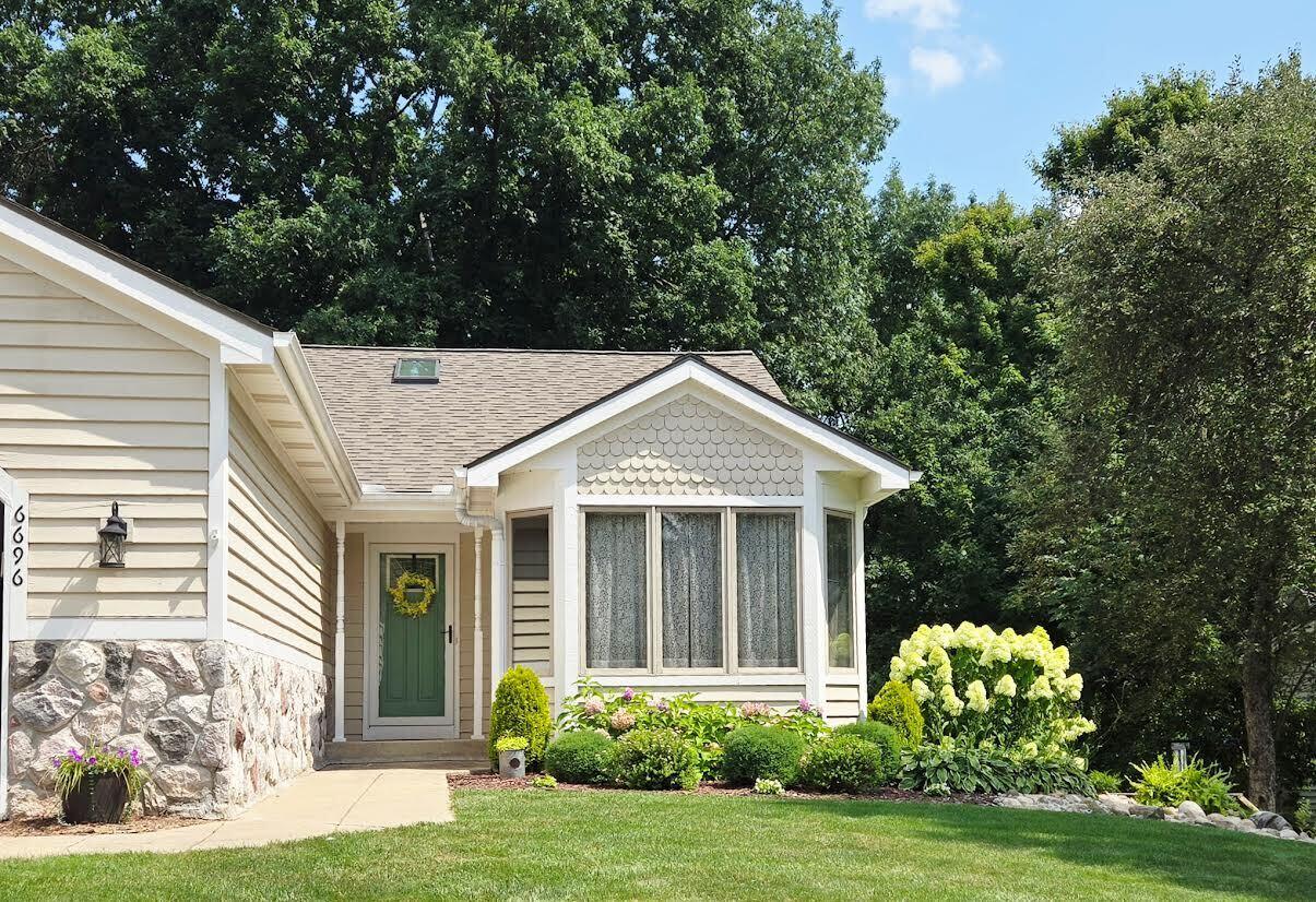 6696 Highmeadow Drive SW