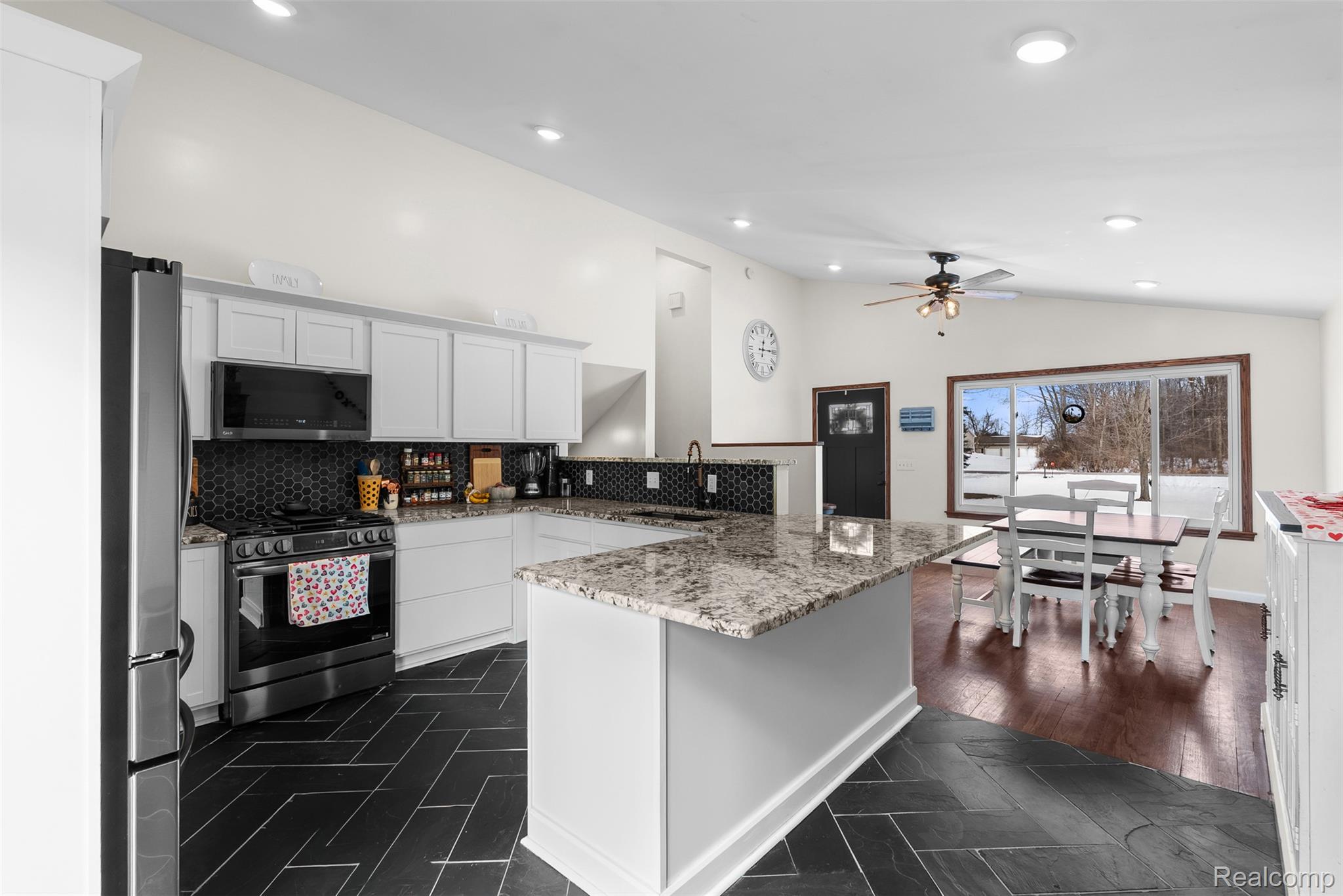 7067 Stanley Rd Road