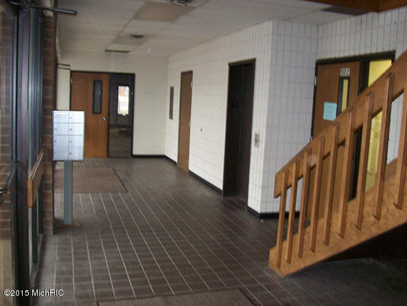 1850 Pipestone Road 2