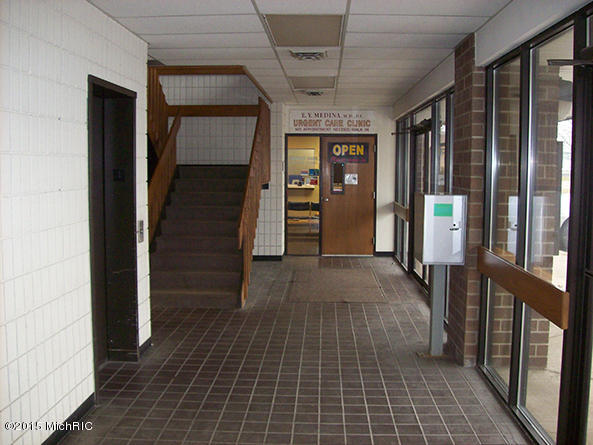 1850 Pipestone Road 2