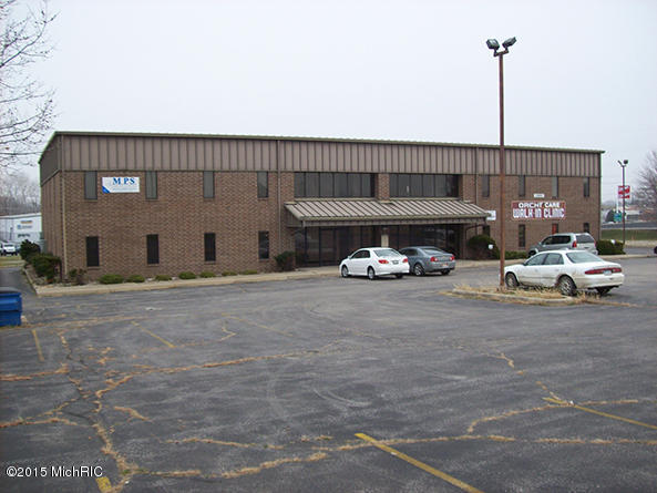 1850 Pipestone Road 2