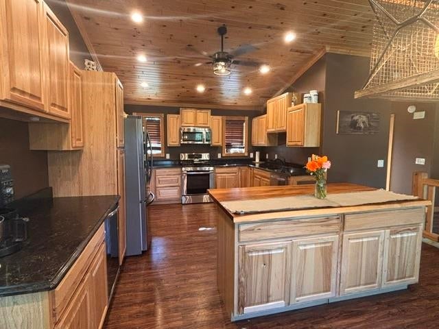 8444 Pineview