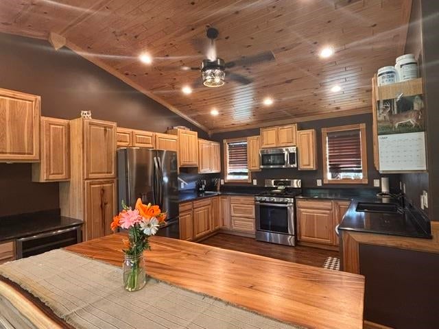 8444 Pineview