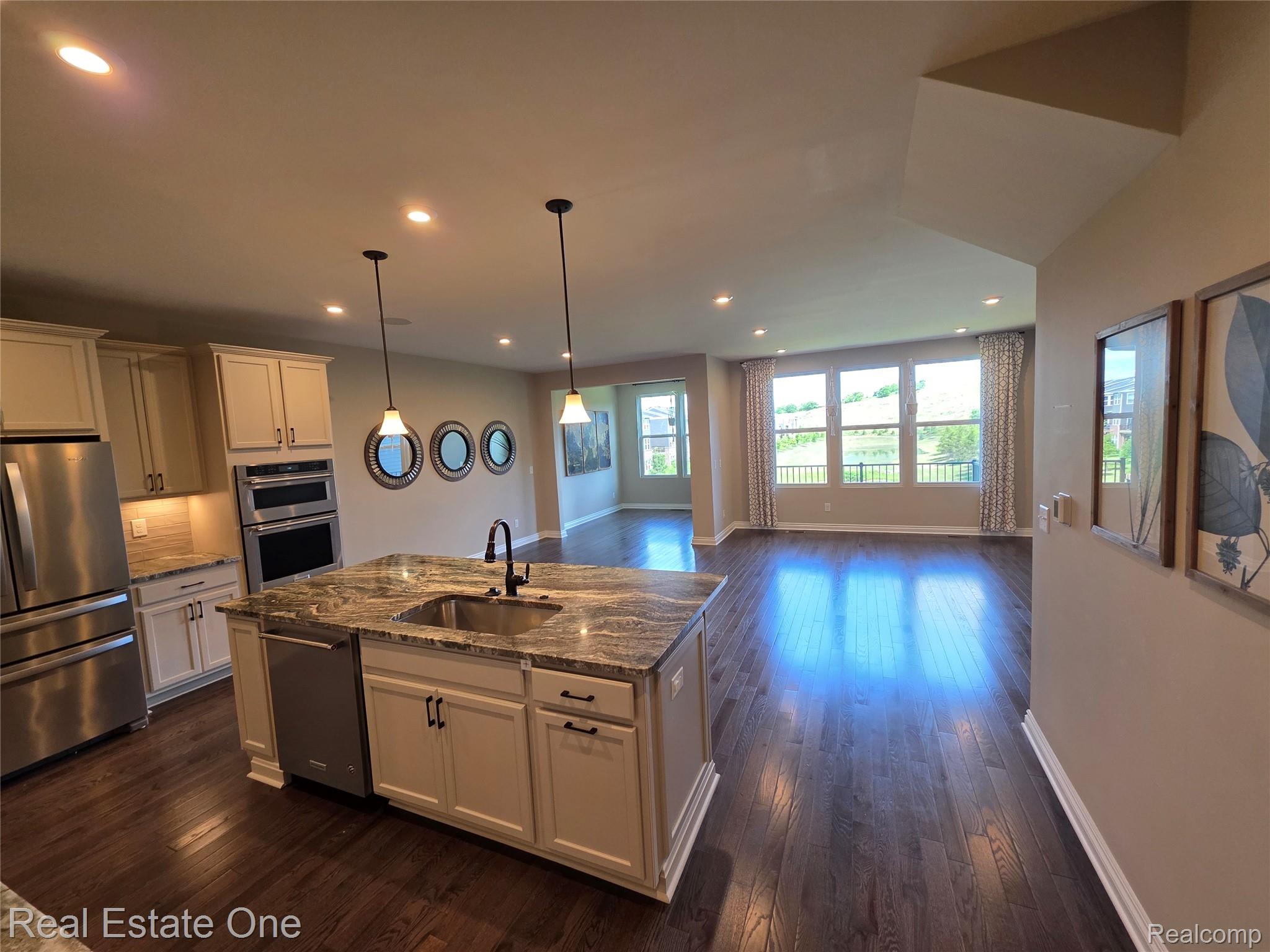 4913 Glenora Drive 98
