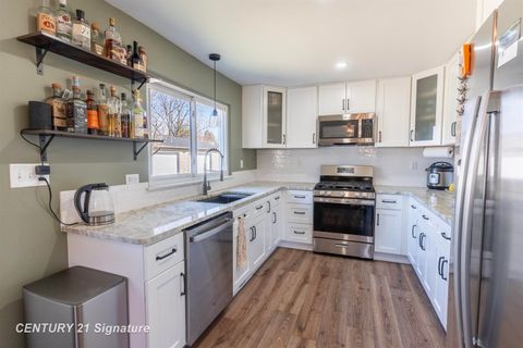 Tiny photo for 2251 E Stewart Road, Midland Charter Township, MI 48640 (MLS # 61050203280)