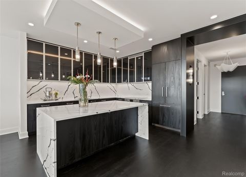 Tiny photo for 2051 VILLA Road #304, Birmingham City, MI 48009 (MLS # 20251060963)