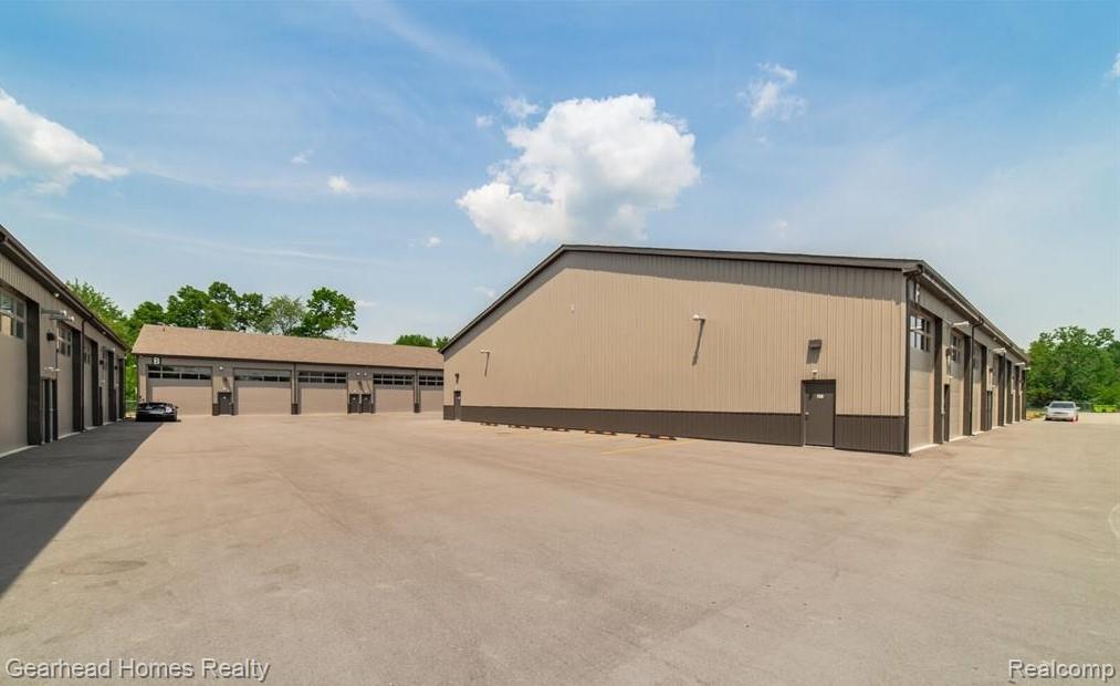 Properties Available 2 - 2 1641 Balian Road E-40