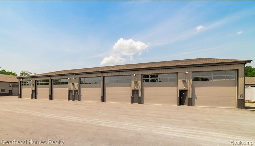 Properties Available 3 - 3 1641 Balian Road E-40