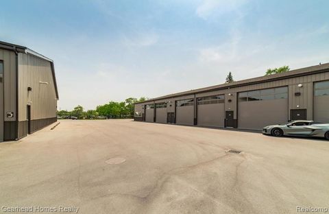 1641 Balian Road E-40 Waterford Charter Township MI 48327