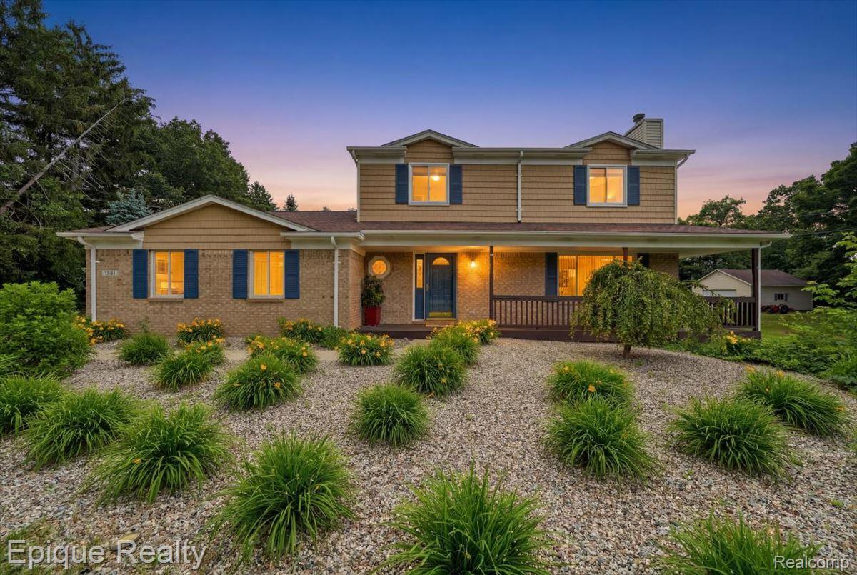 1221 Rhodes Road