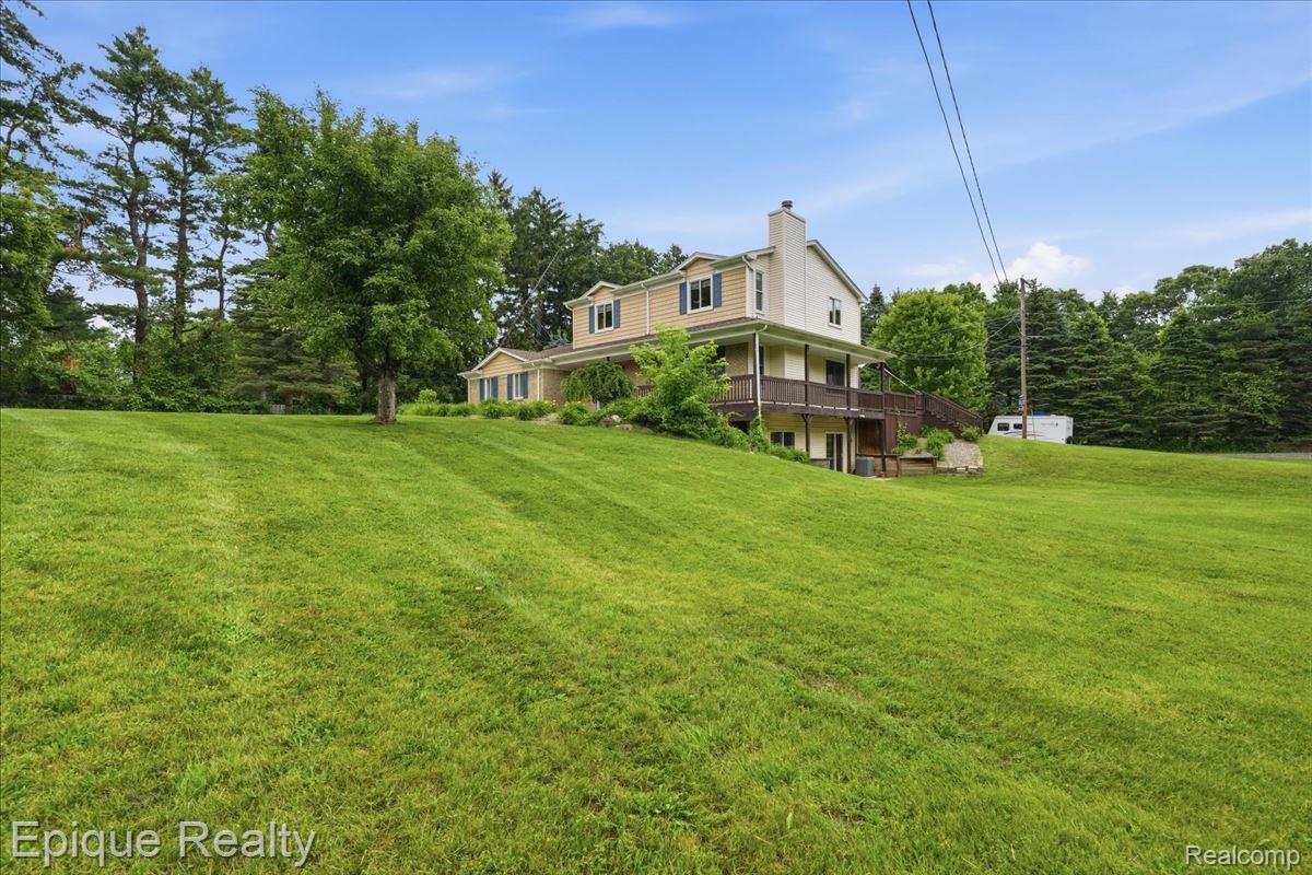 1221 Rhodes Road