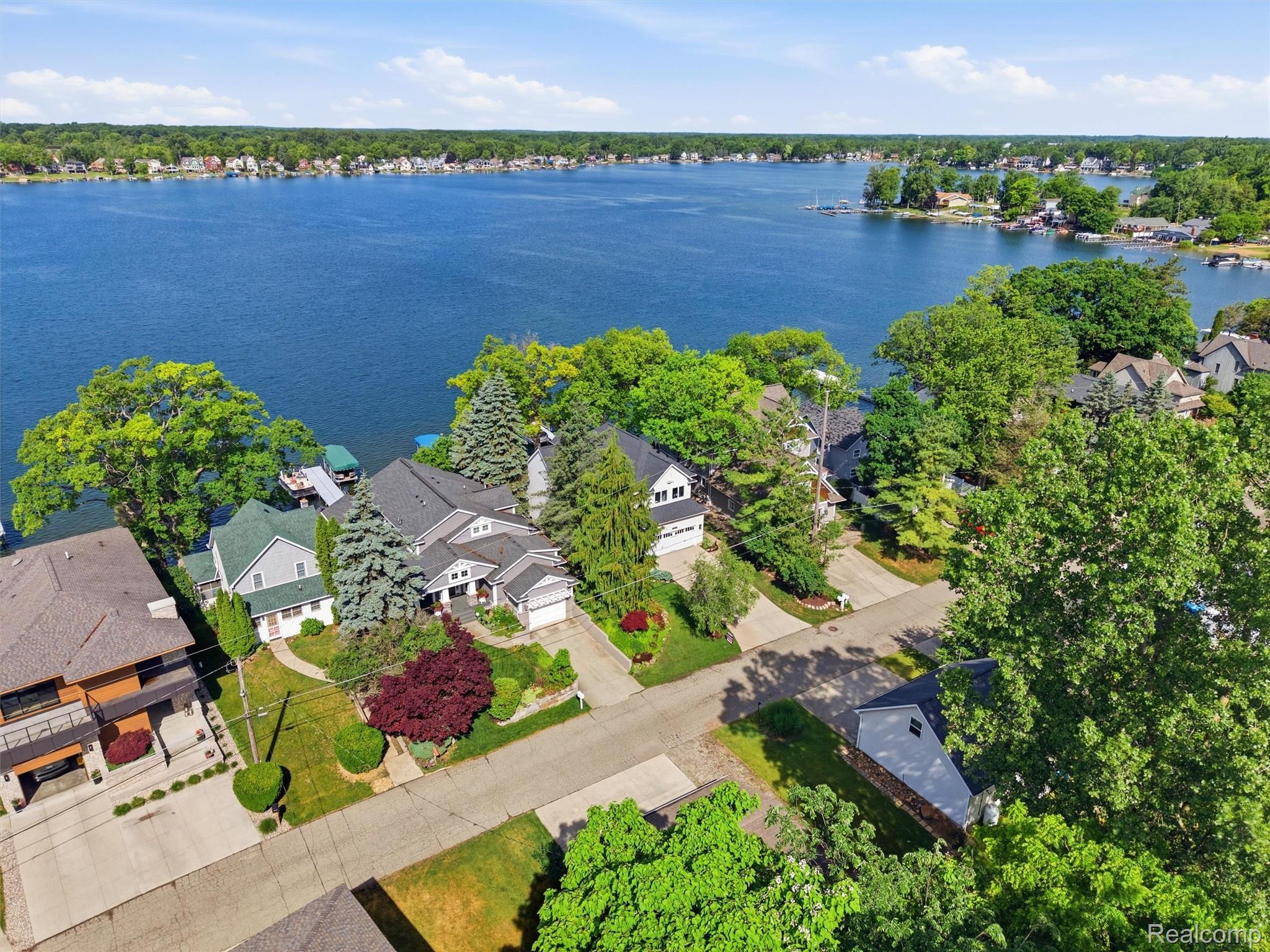 12224 Mantawauka Drive