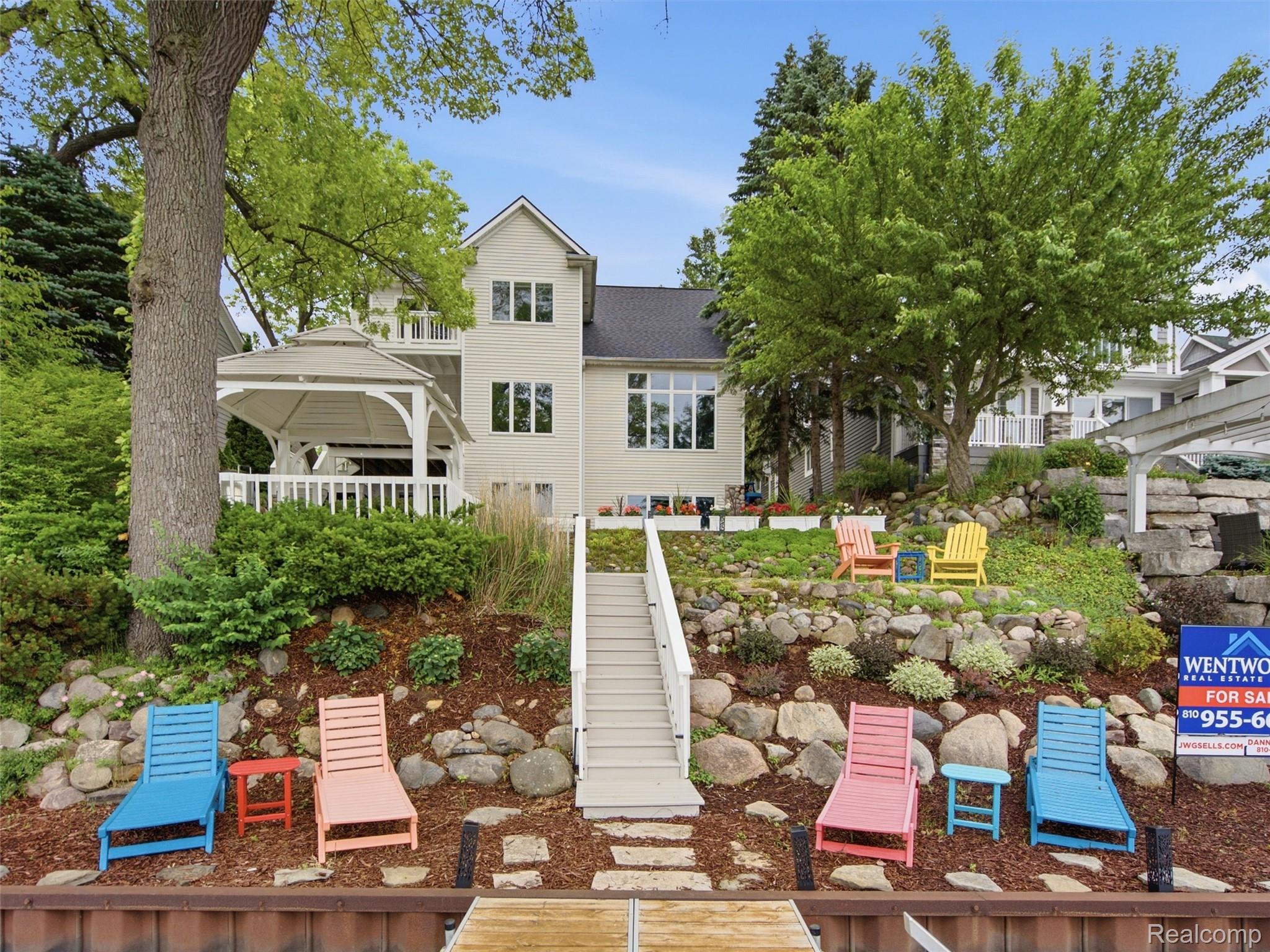 12224 Mantawauka Drive