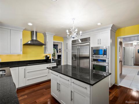 35518 Woodfield Drive Farmington Hills City MI 48331