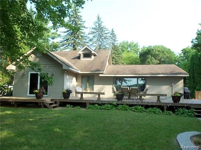 6290 Briggs Lake Drive