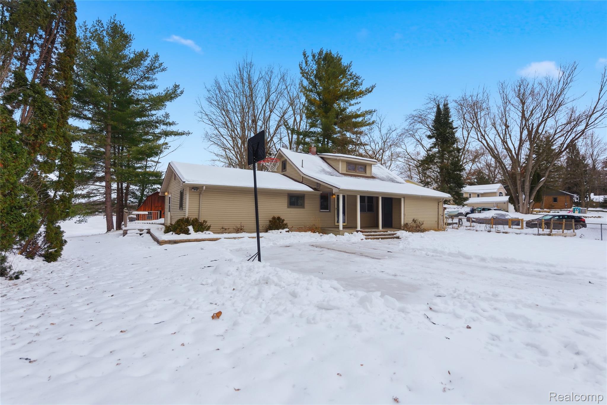 6290 Briggs Lake Drive